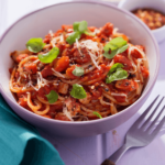 Italian dinner - BOX AMATRICIANA Treat yourself to an Italian dinner thanks to our tasting boxes. Choose your typical dish of beautiful Italy and have fun cooking. Inside you will find some 100% Italian products of the highest quality that reflect the type of recipe you have chosen. BOX AMATRICIANA Amatriciana is a typical dish of Roman gastronomy, a classic of Italian cuisine and one of the most popular dishes abroad together with carbonara. This is a very simple pasta dish to prepare but with a magnificent taste. Simple things are always the best! Everything you need to prepare an amatriciana pasta dish you will find in this box.